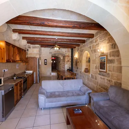 5bdr With Pool By Pmi Malta