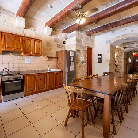 5bdr With Pool By Pmi Malta *