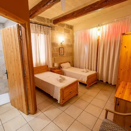 5bdr With Pool By Pmi Malta